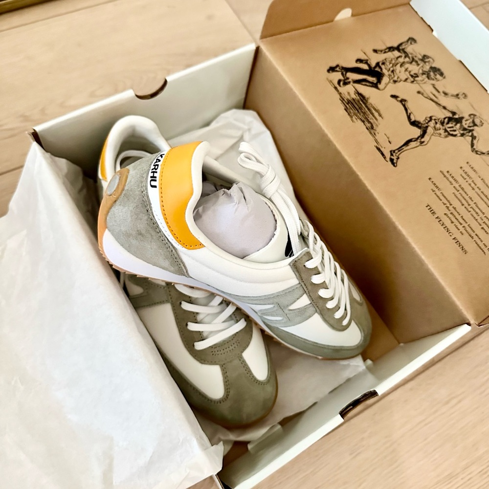 KARHU/ mestari abbey/stone sneakers